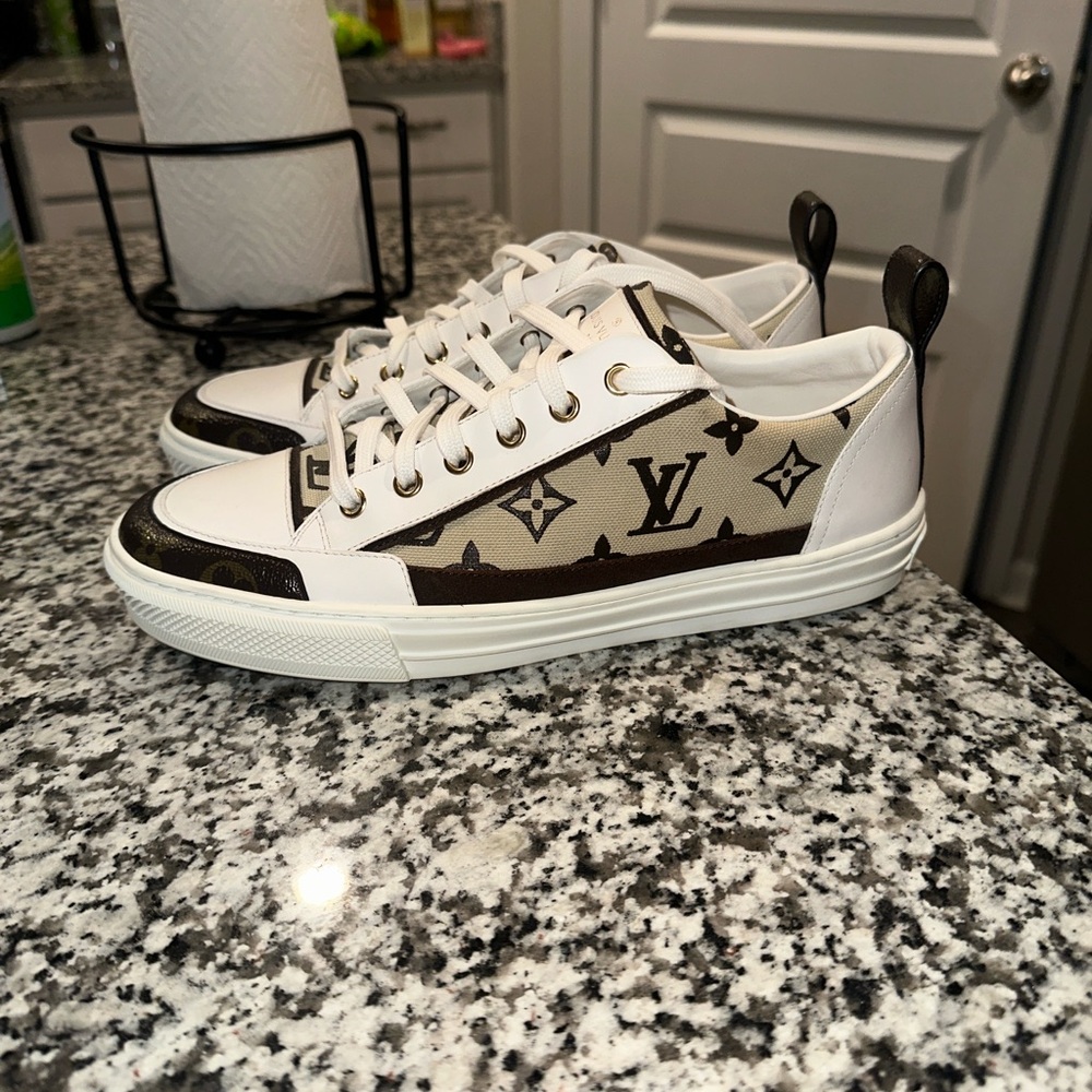 LOUIS VUITTON 
Calfskin Monogram Stellar Sneakers